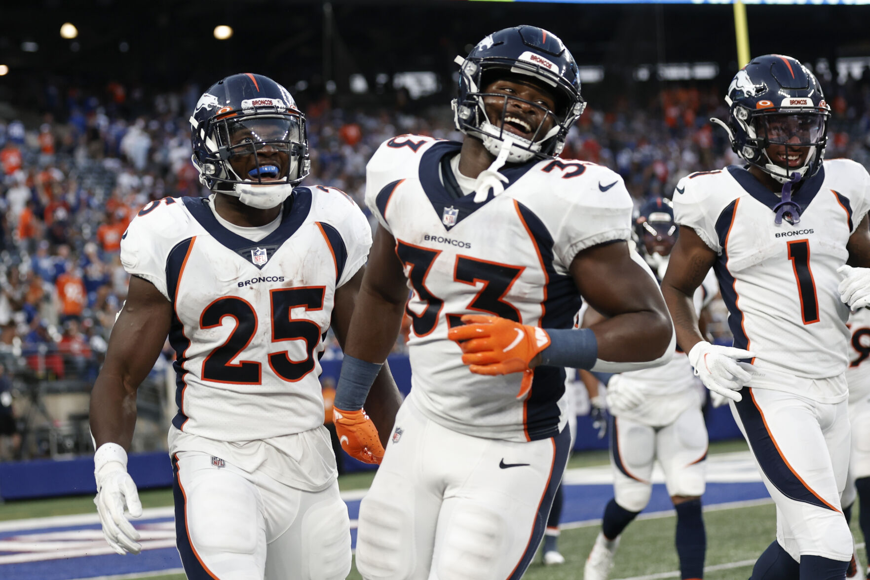 Broncos’ Melvin Gordon. left, celebrates with Javonte Williams after scoring a touchdown last season in East Rutherford, N.J. (the associated press)