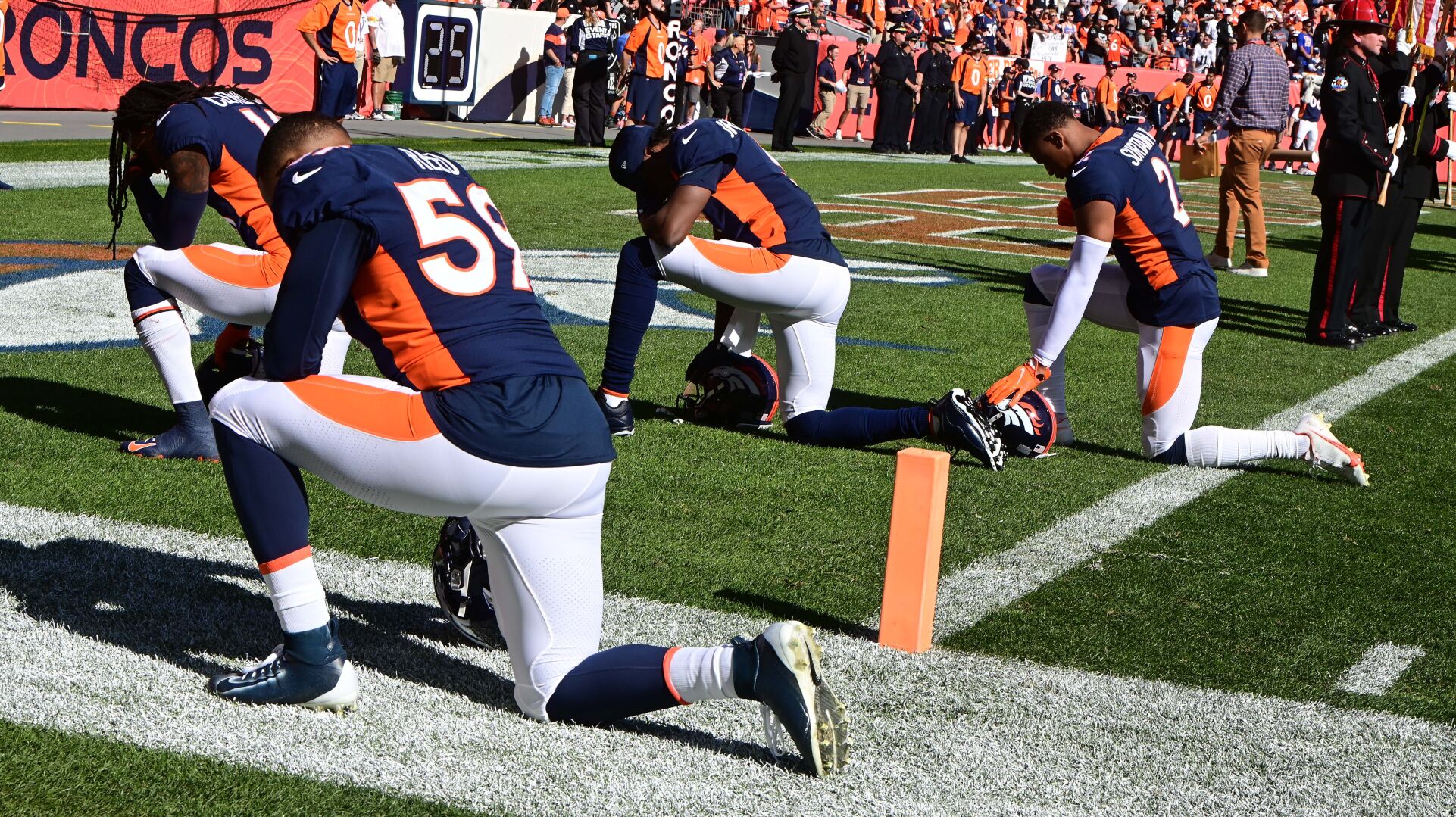 The Broncos lost to the Raiders 34-24 on Sunday, Oct. 17, 2021 at Empower Field at Mile High Stadium. (Photo by Jerilee Bennett, The Gazette) (Jerilee Bennett)