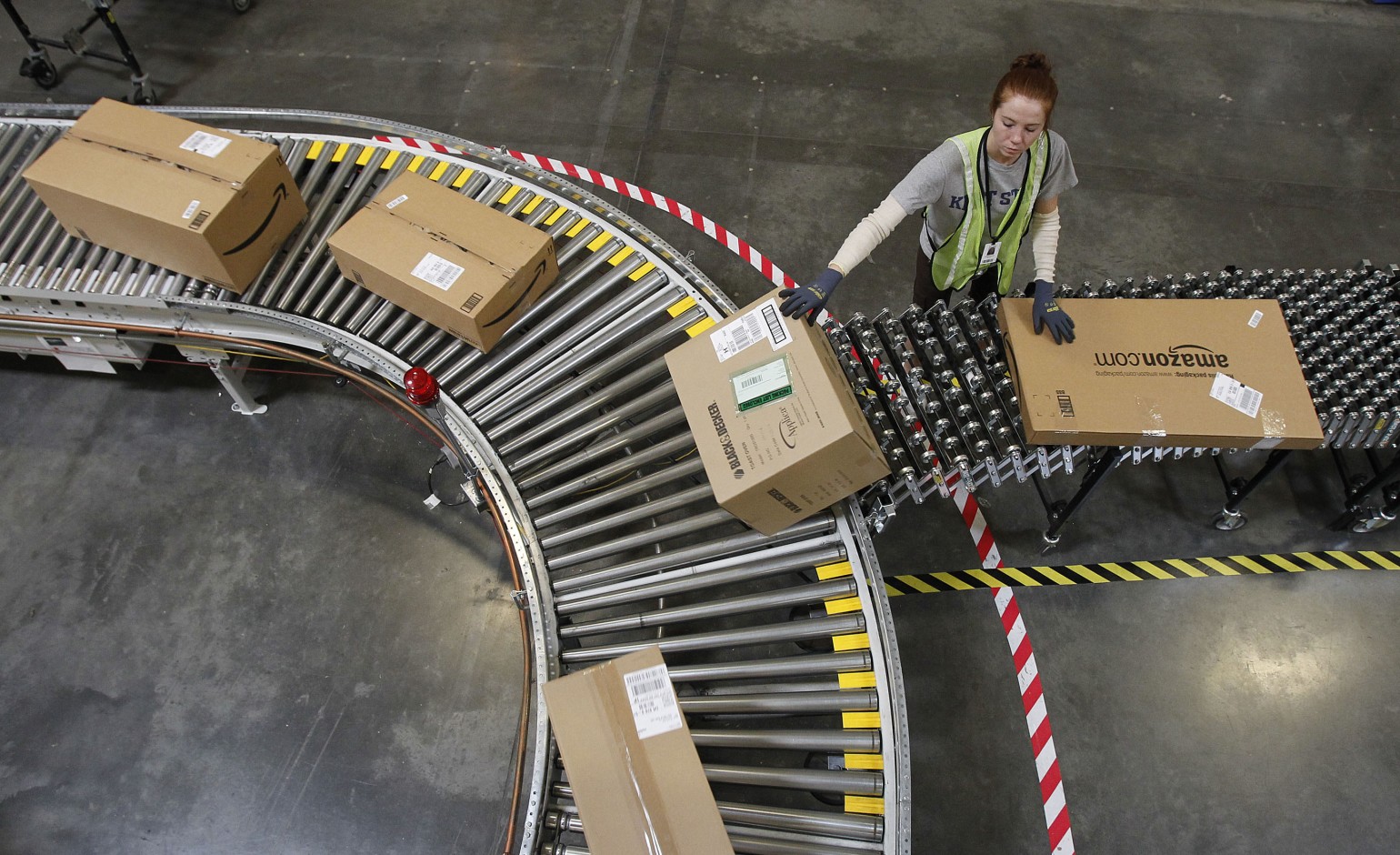 White House efforts won't save Christmas from supply chain problems