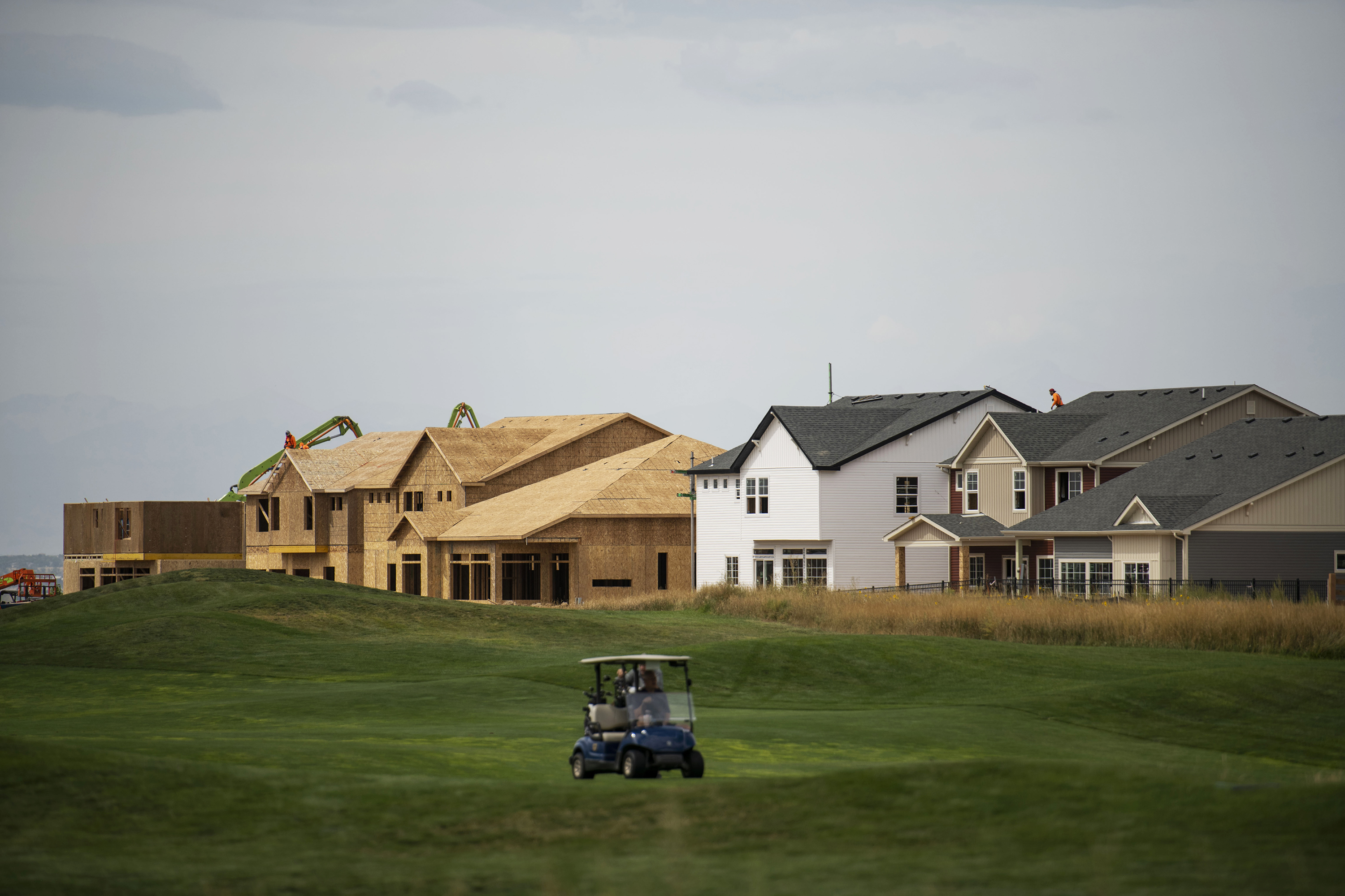 New builds along the Buffalo Run golf course of the Reunion community in Commerce City in Adams County on August 26, 2021. (Chancey Bush/ The Denver Gazette)