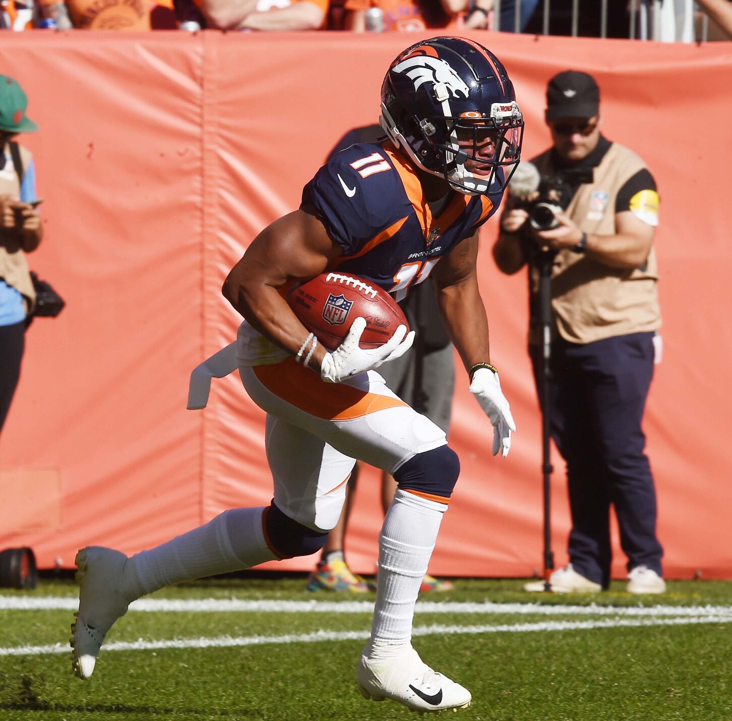Broncos wide receiver Diontae Spencer carries the ball against the Raiders. The Broncos lost to the Raiders 34-24 on Sunday, Oct. 17, 2021 at Empower Field at Mile High Stadium. (Photo by Jerilee Bennett, The Gazette) (Jerilee Bennett)