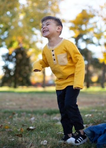 4-year-old Colorado boy raising money for service dog after suffering brain injury