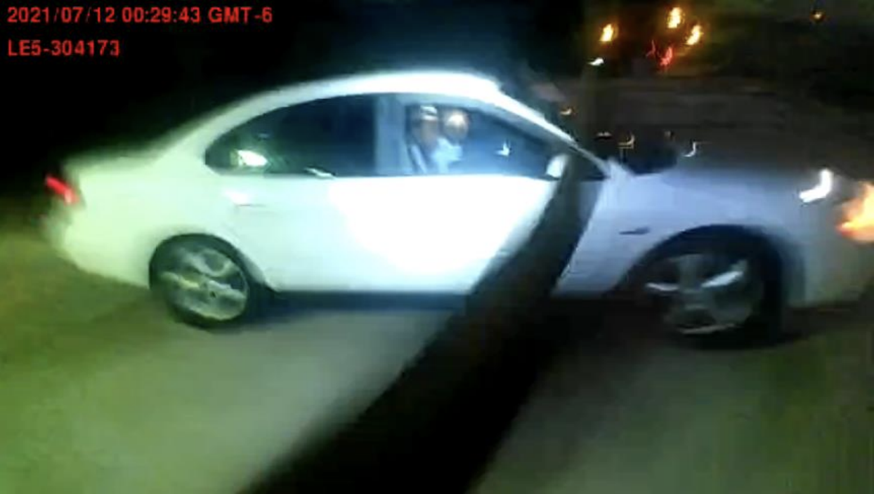 No charges against Aurora officer who shot 19-year-old suspect: DA