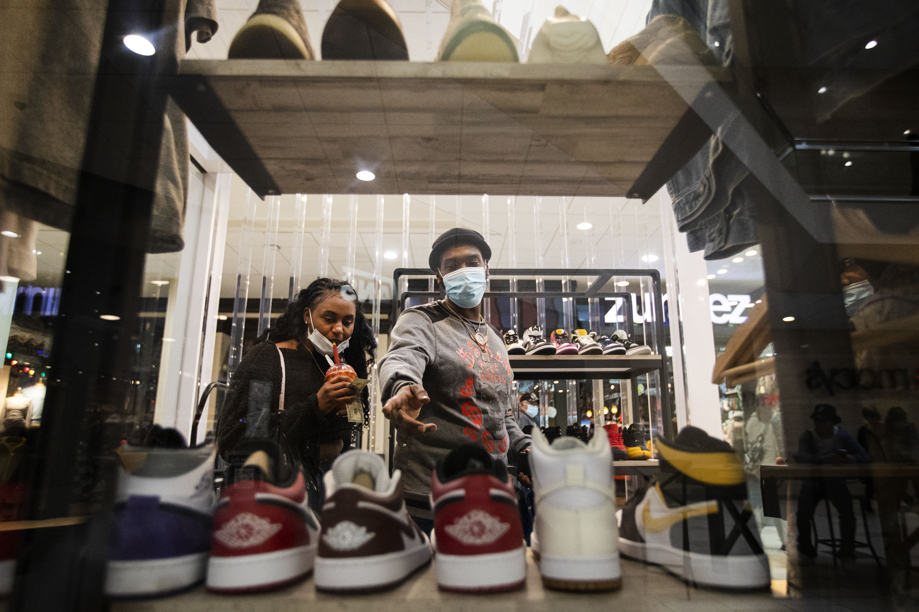 PHOTOS: Black Friday shoppers at Cherry Creek Shopping Center in Denver