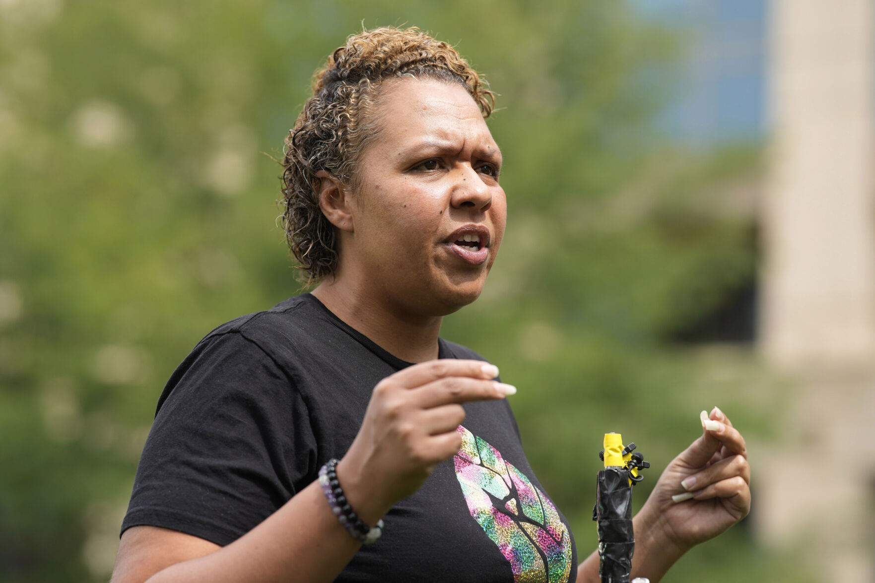 Judge blocks Aurora from enforcing felony ban against ex-council candidate