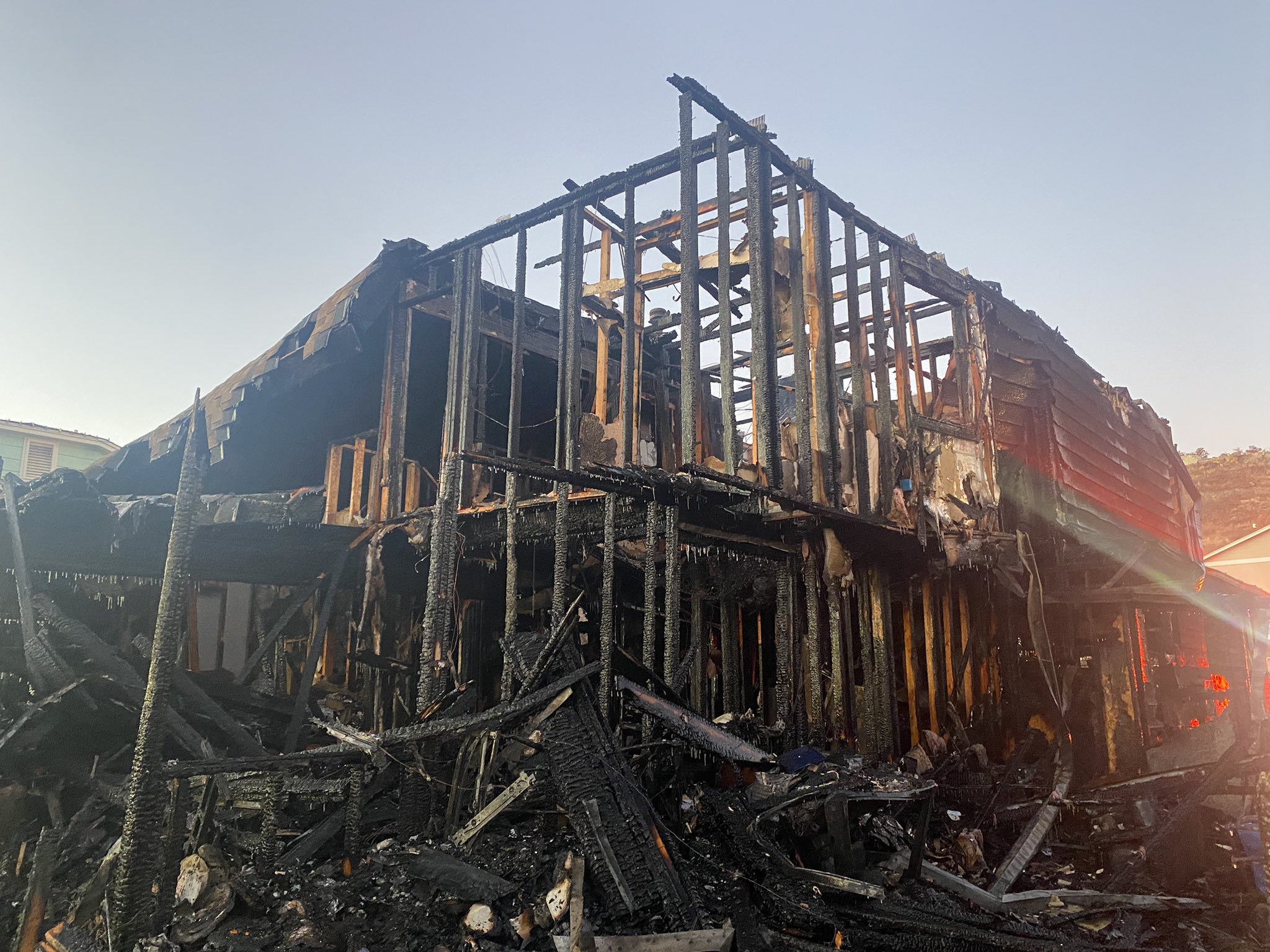2 homes destroyed, 1 damaged in Littleton fire