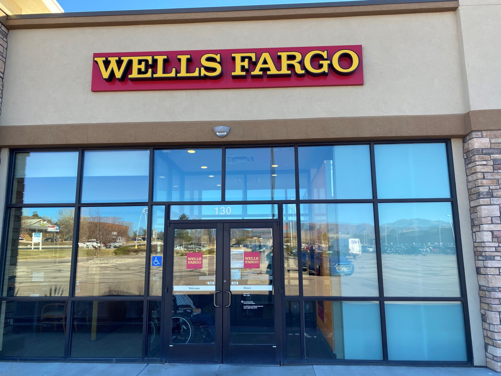 Wells Fargo temporary branch closing-4 (The Gazette file)