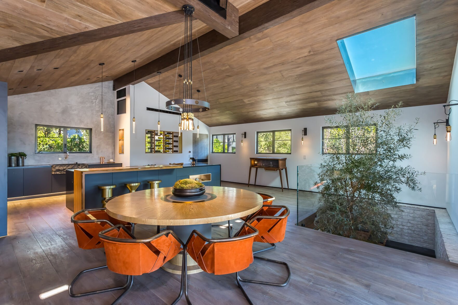 At Home: Design maxim helps put holiday stress in perspective