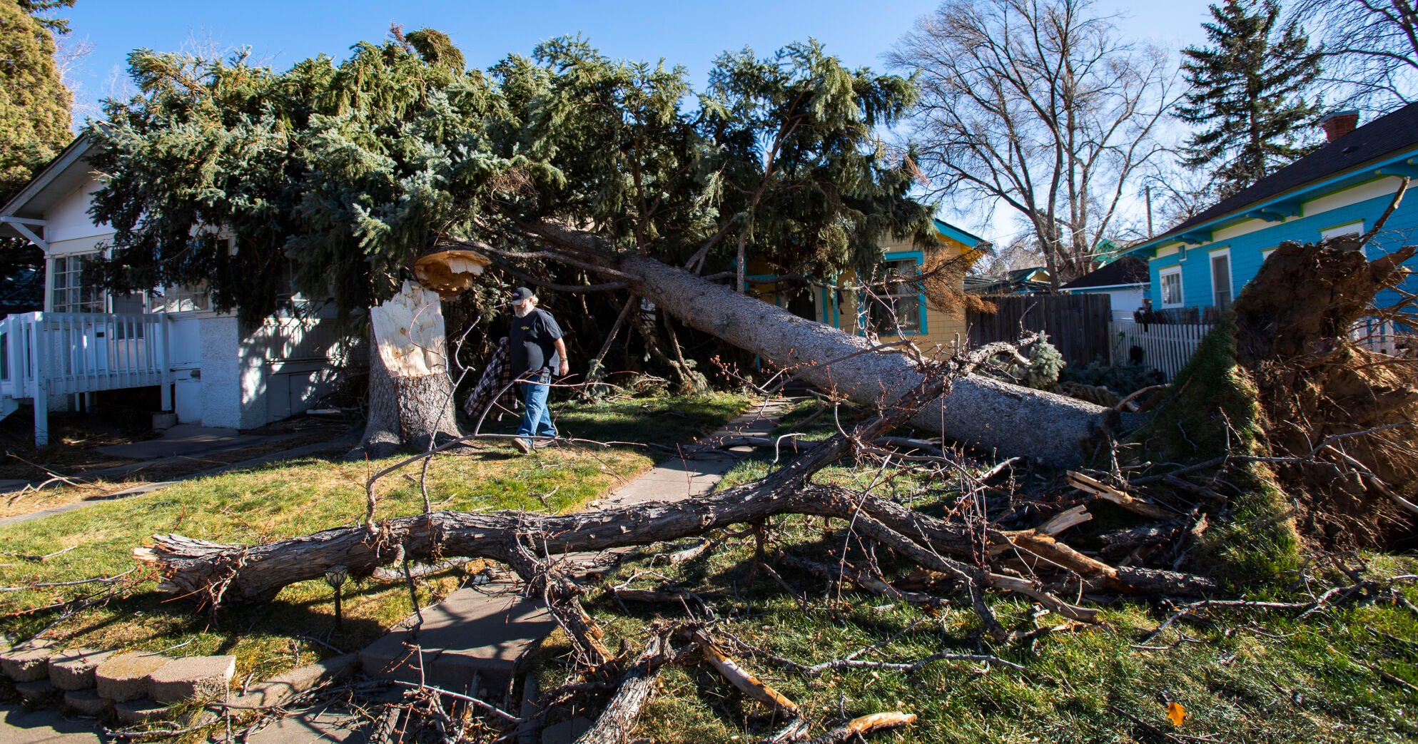 Colorado windstorm aftermath: Thousands of Denver metro residents still without power