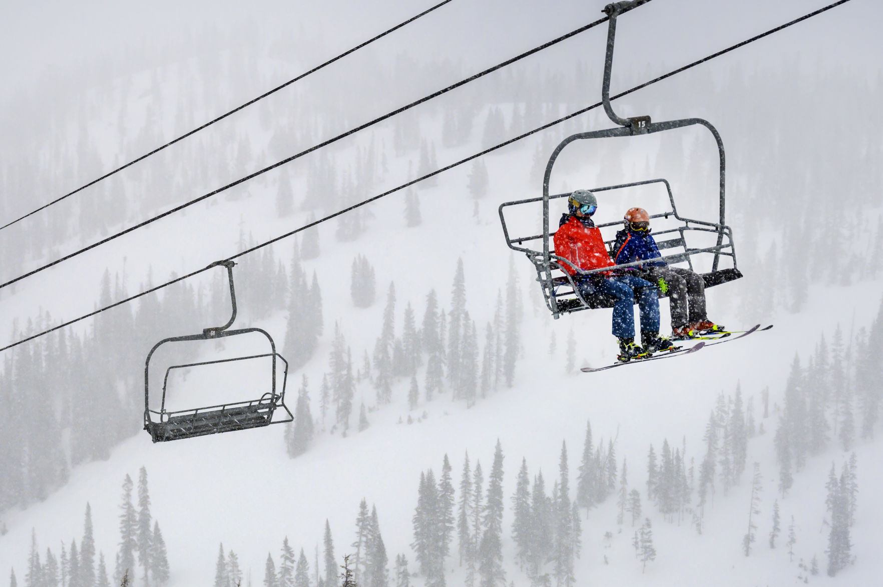 8 tips for saving money on Colorado ski slopes