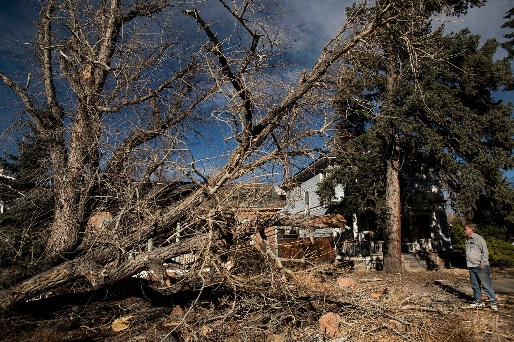 Front Range roofing, fencing companies see boom following windstorm