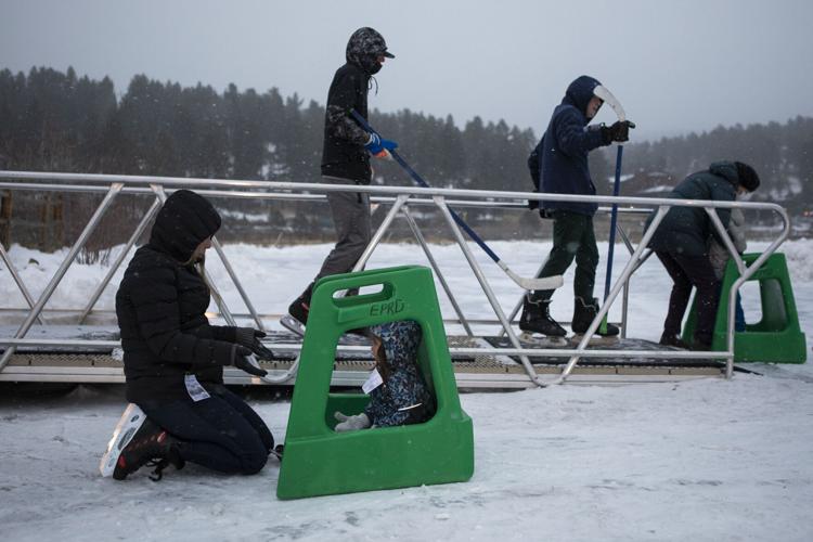 01xx22-news-EvergreenLakeIceRink07.JPG