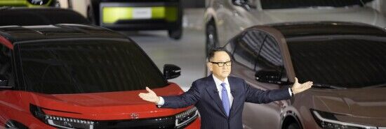 Toyota dethrones GM as top US car seller in 2021
