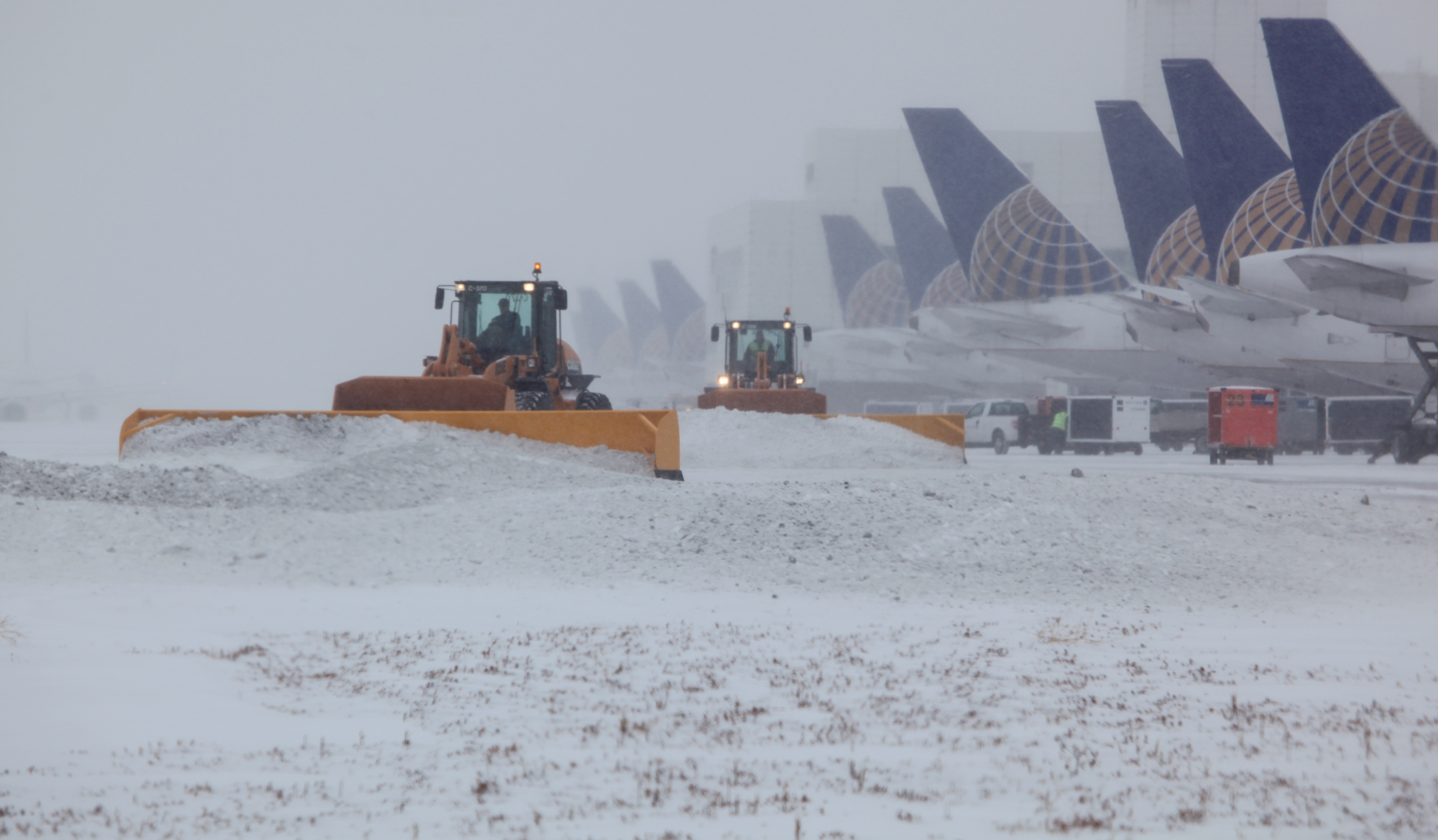 Flight delays, cancellations at DIA ripple into Friday as airlines try to catch up