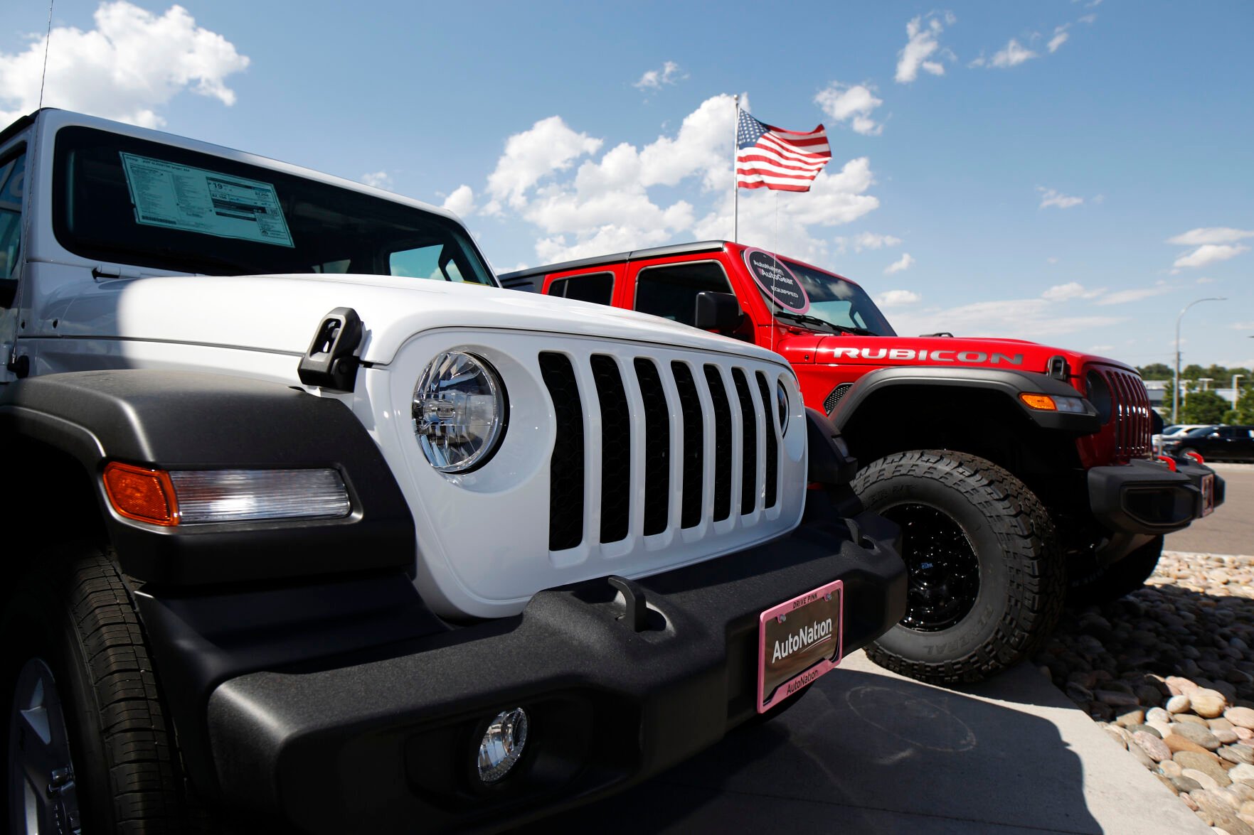 ‘Duck Duck Jeep’ trend rolls into Colorado Springs, spreading smiles with surprise