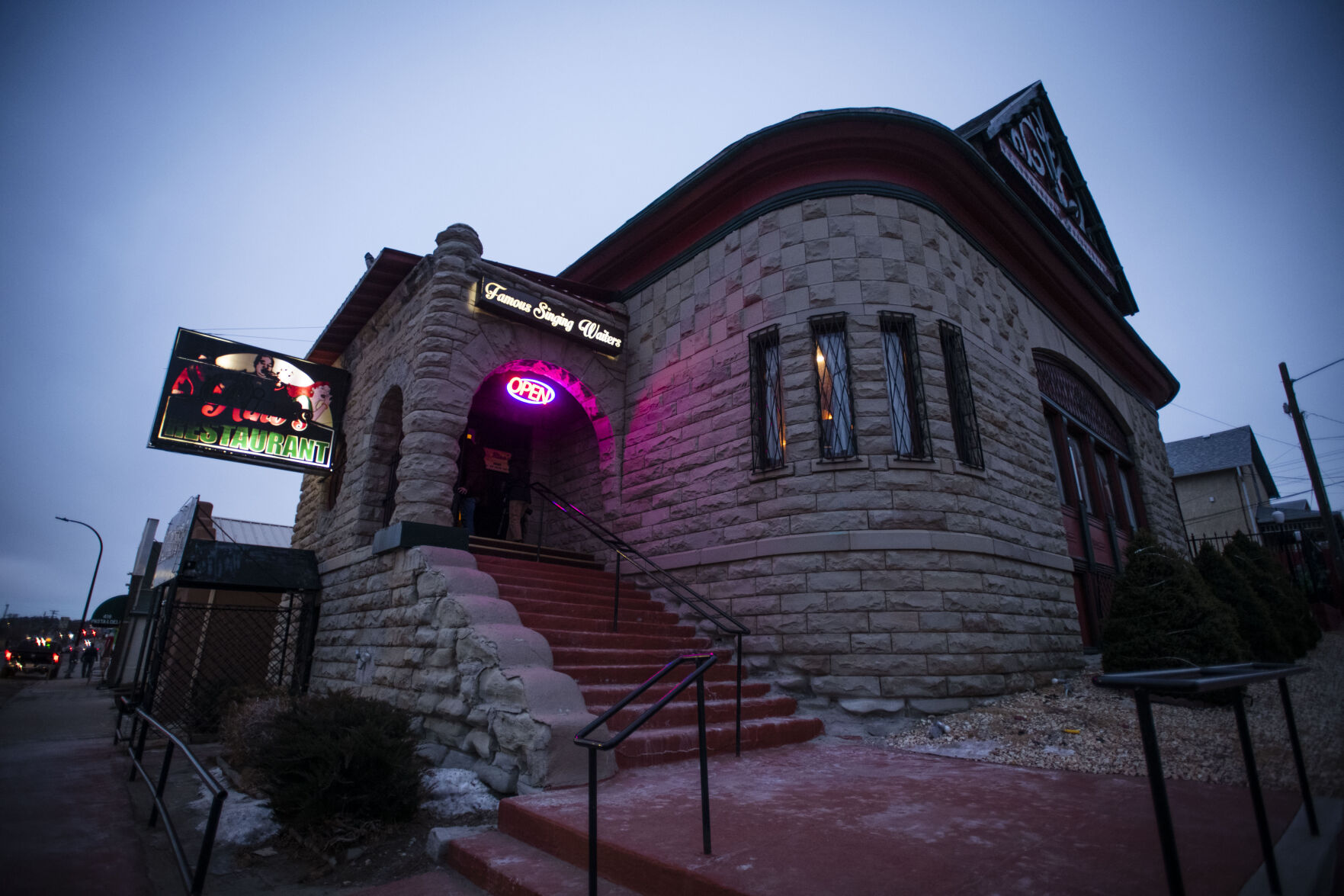 Heaping plates of pasta, singing waiters delight at this Italian restaurant in southern Colorado | Craving Colorado