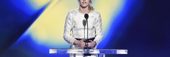 Kristen Stewart and others urge audience to 'stand with Ukraine' at awards show