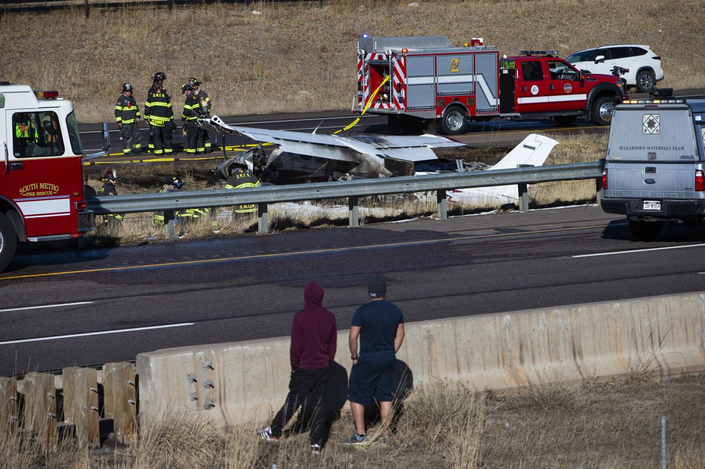 030922-news-E470PlaneCrash03.JPG
