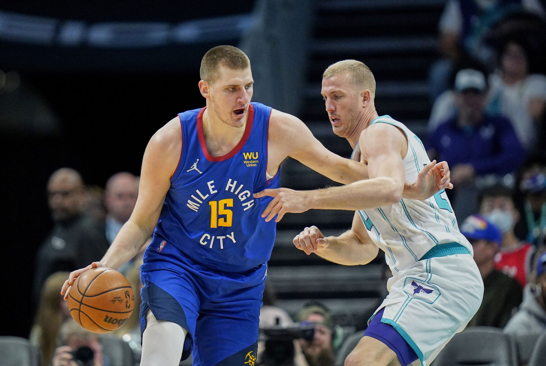 Nikola Jokic stays calm in clutch as Denver Nuggets defeat Charlotte Hornets