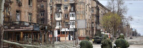 Ukraine loses several towns in the east to Russian forces