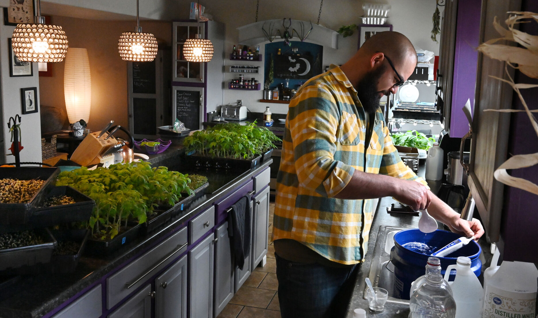 Colorado Springs Navy veteran has goal of building 24 gardens in 24 weeks this season