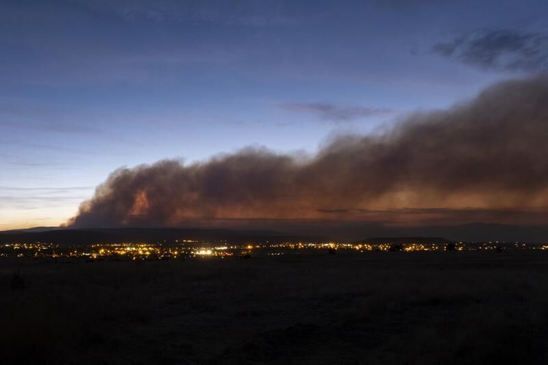 New Mexico wildfire advances toward resort towns in Rocky Mountains foothills
