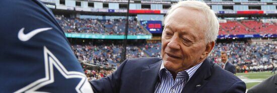 Dallas Cowboys owner Jerry Jones taken to hospital after car crash
