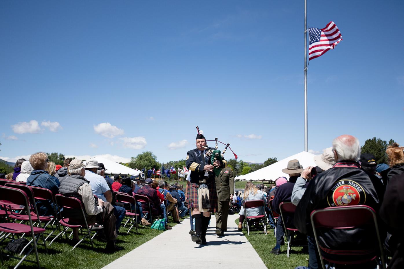 053122-dg-news-MemorialDayCeremony03.jpg