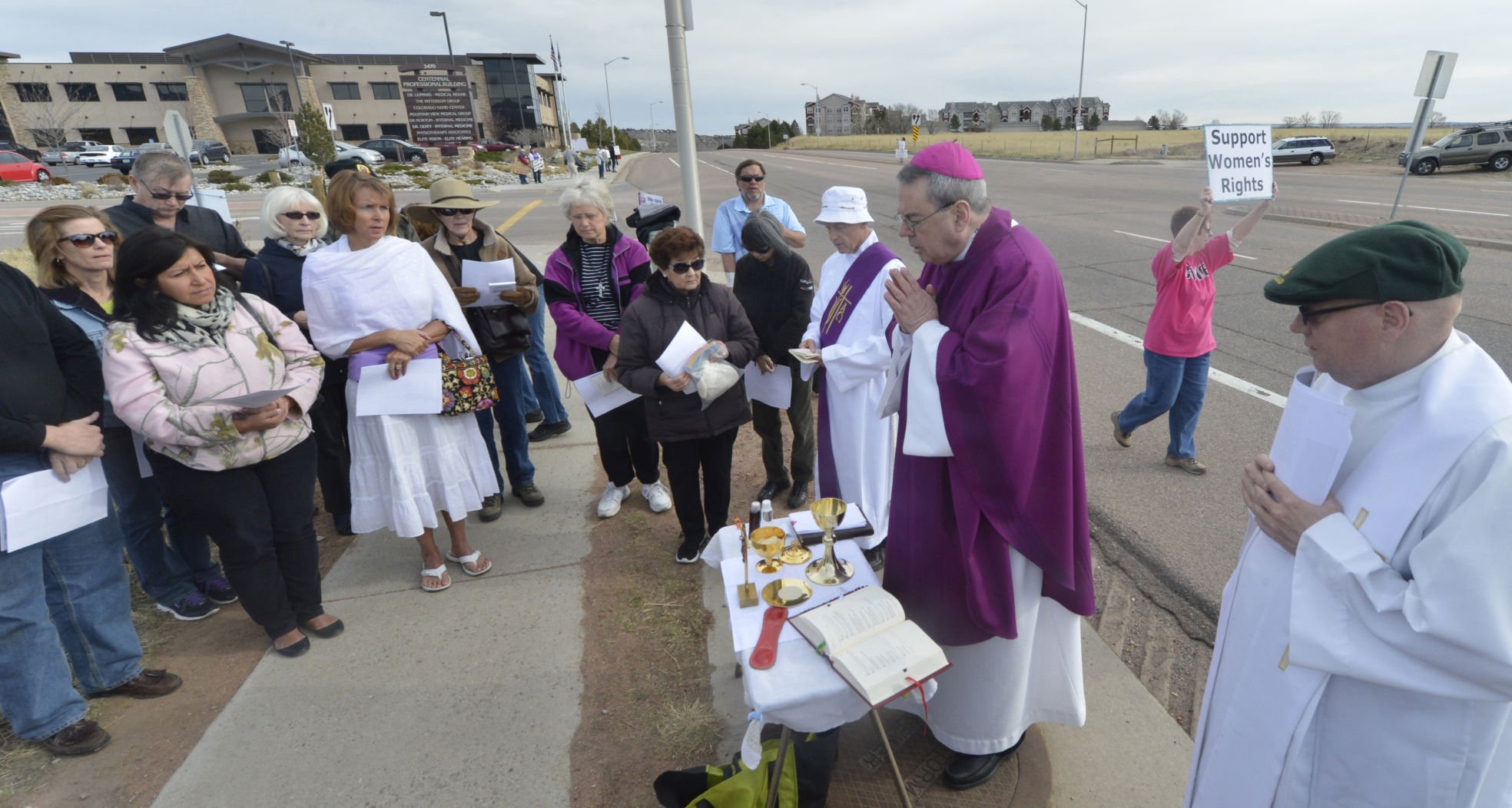 Abortion: A great religious divide that also unites faithful opponents and supporters