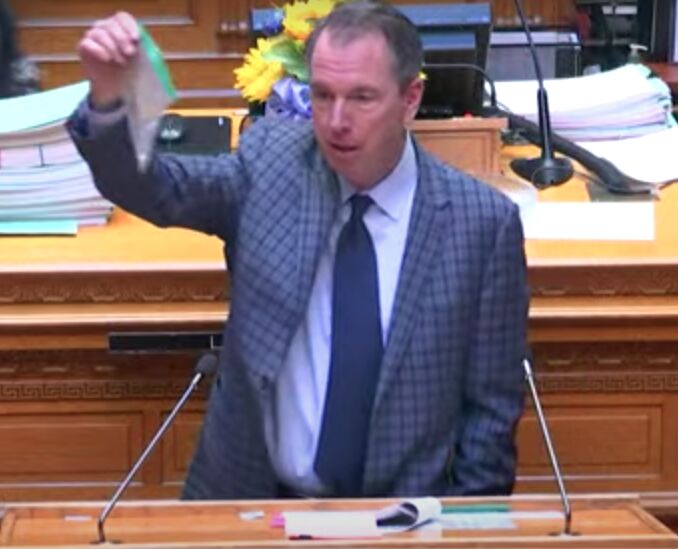 Sen. Paul Lundeen, R-Monument, holds up a plastic bag holding a teaspoon of sugar. That same amount of fentanyl would kill 1,700 people, he said. Screenshot courtesy Colorado Channel. (MarianneGoodlandmarianne.goodland@coloradopolitics.comhttps://secure.gravatar.com/avatar/125a14b7bd9266f61a445ec13b1d3605?d=mm&r=g)