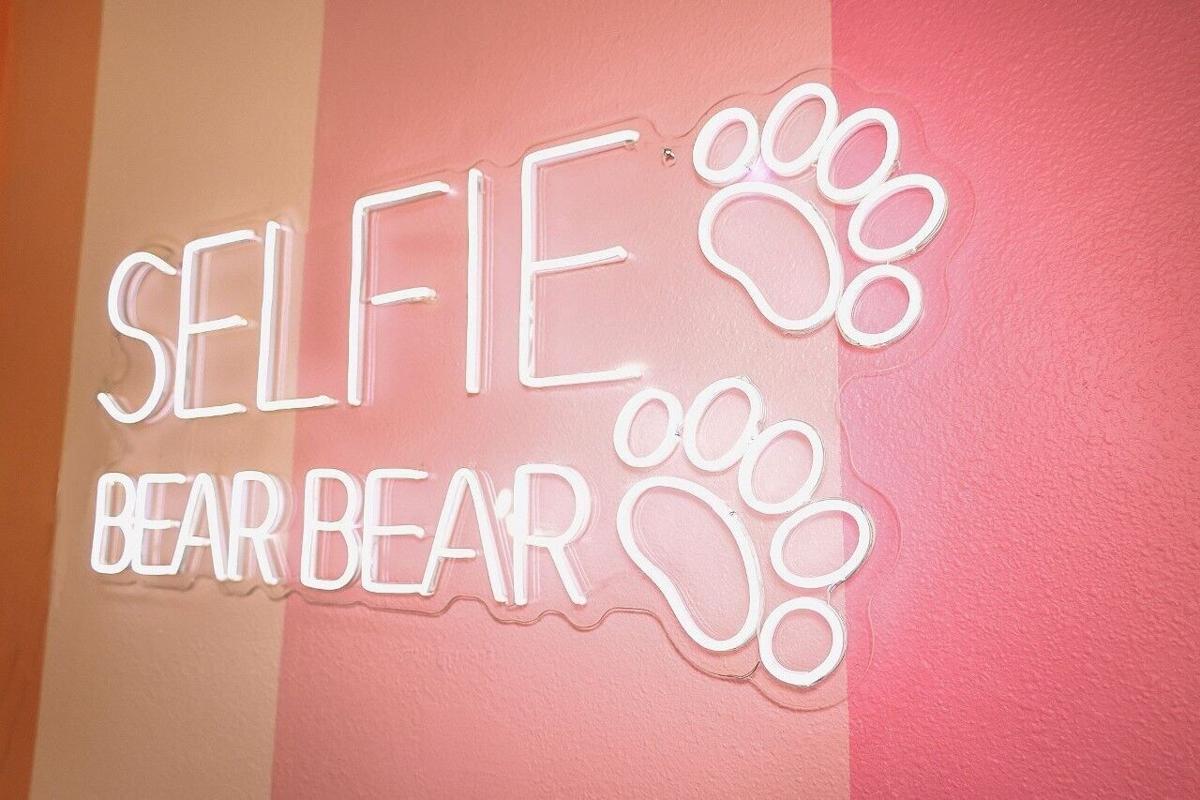 thumbnail_Neon Logo.jpg