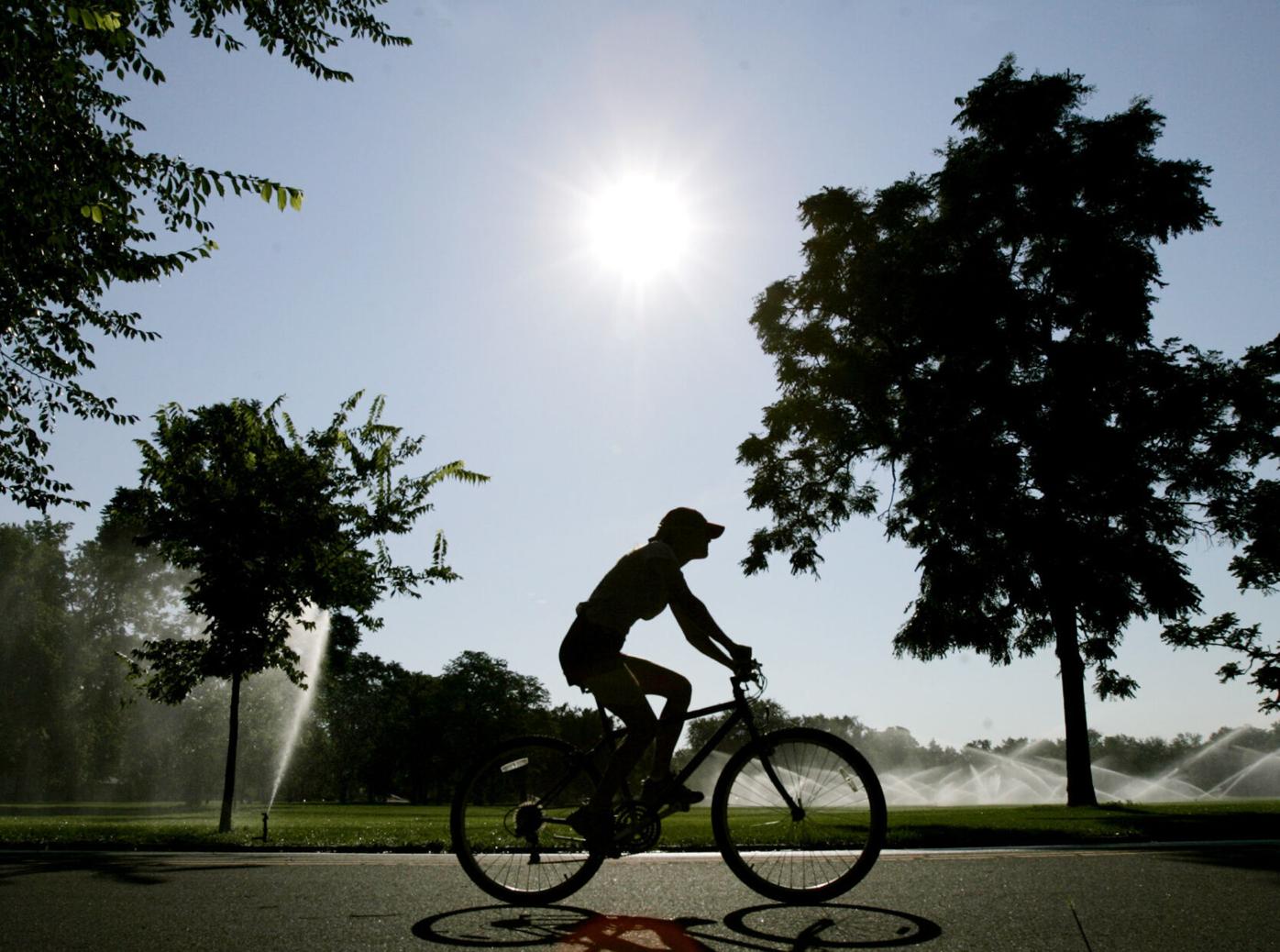 Denver weather: Sunny skies Friday, slight chance of afternoon showers
