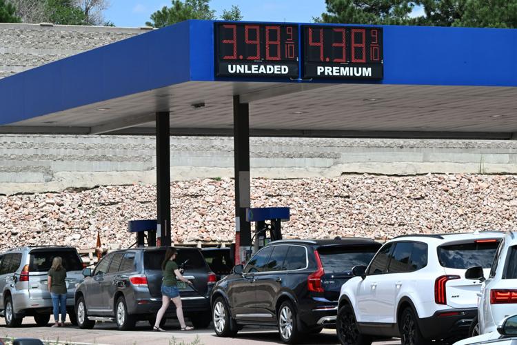 080222-biz-gasprices-photo3