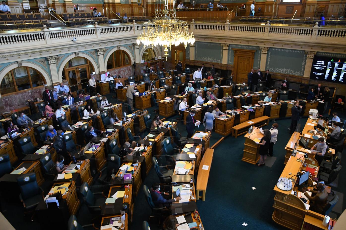 Democrats maintain, increase fundraising edge in competitive state House races