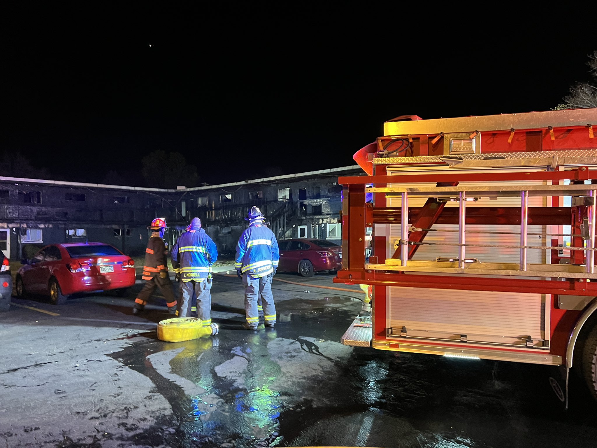 2 dead, several injured after Lakewood apartment fire; all residents displaced