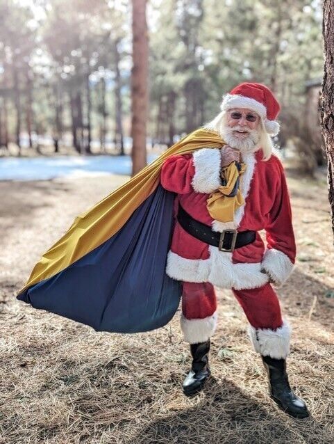 Monument Christmas tree seller to hand out gifts, food to Ukrainian refugees in Poland, Ukraine