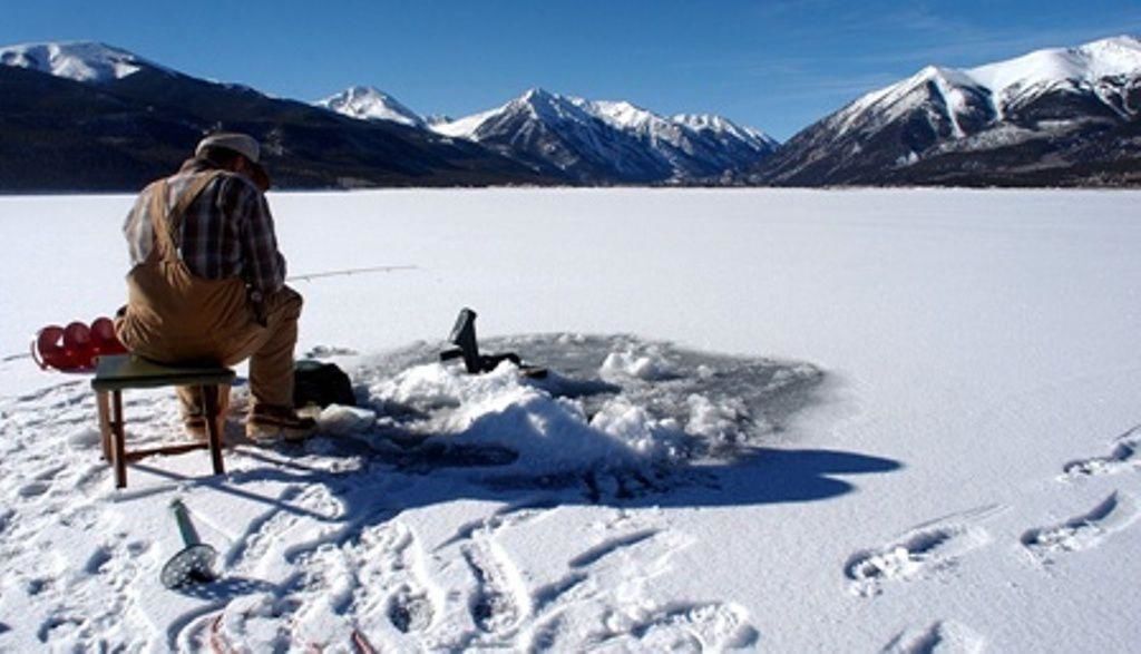 6 lakes for ice fishing around Colorado