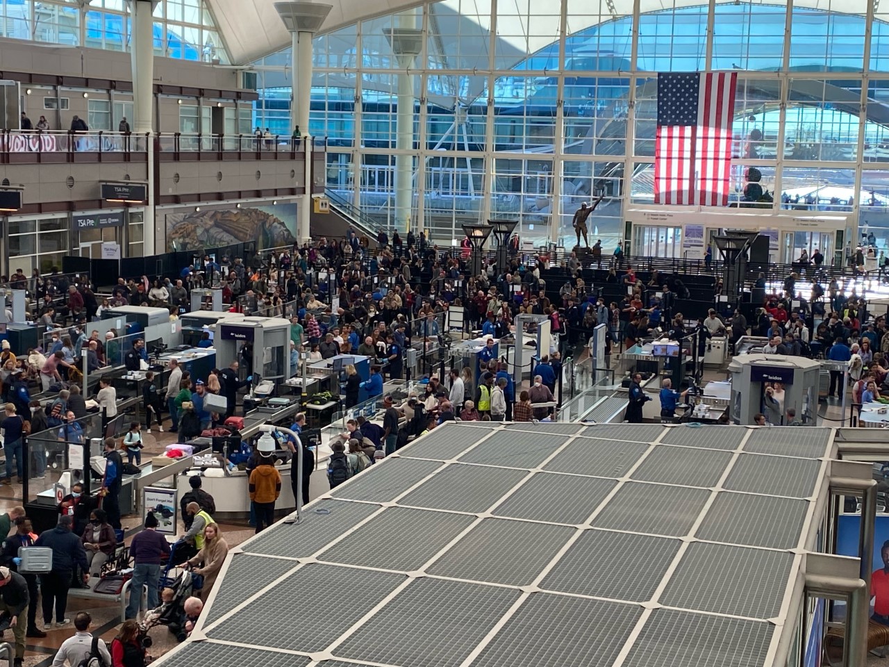 Crowds in the TSA Security lines at Denver International Airport Wednesday. (CAROL MCKINLEY/THE DENVER GAZETTE)