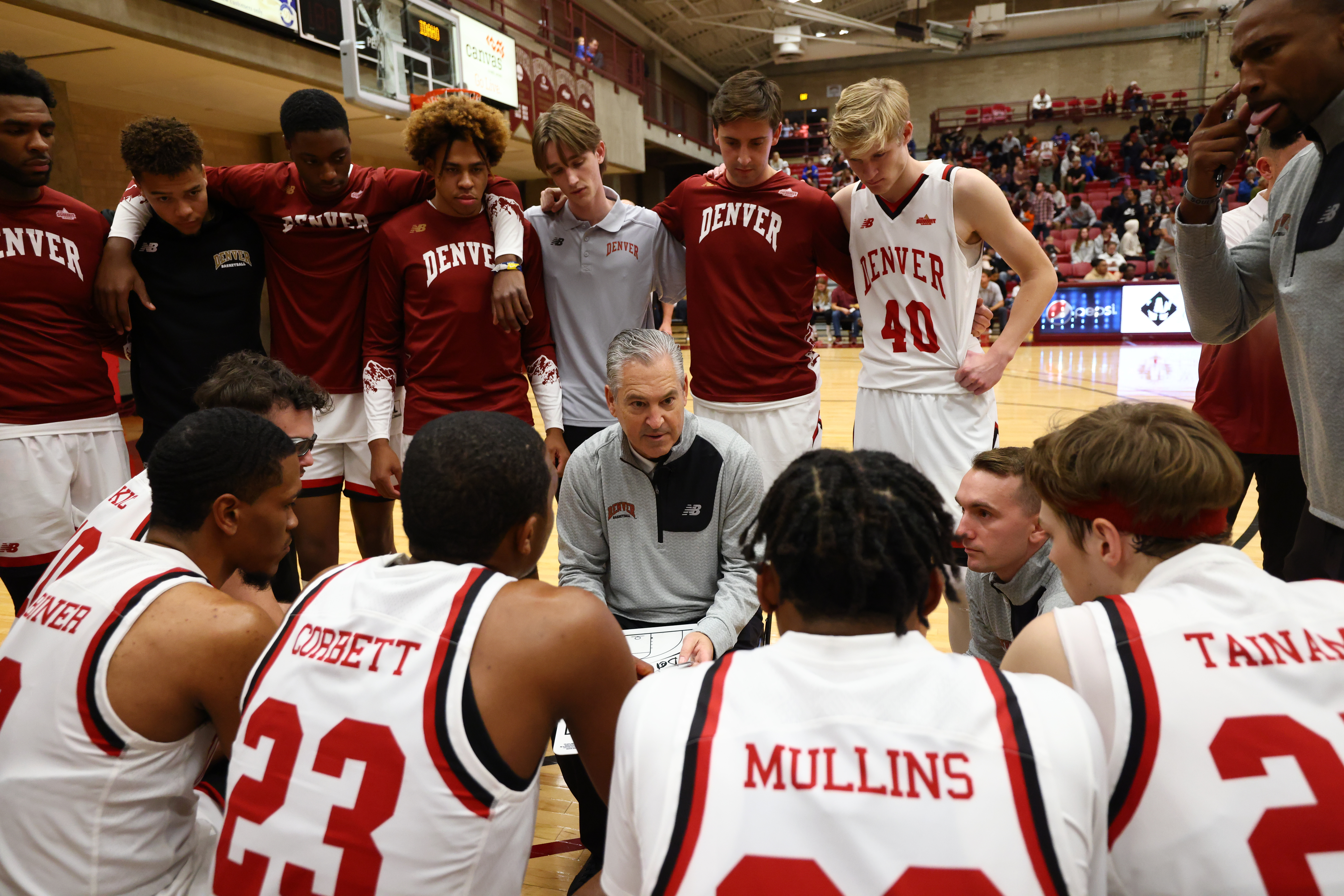 DU Pioneers lose at Omaha before winnable game at Oregon State