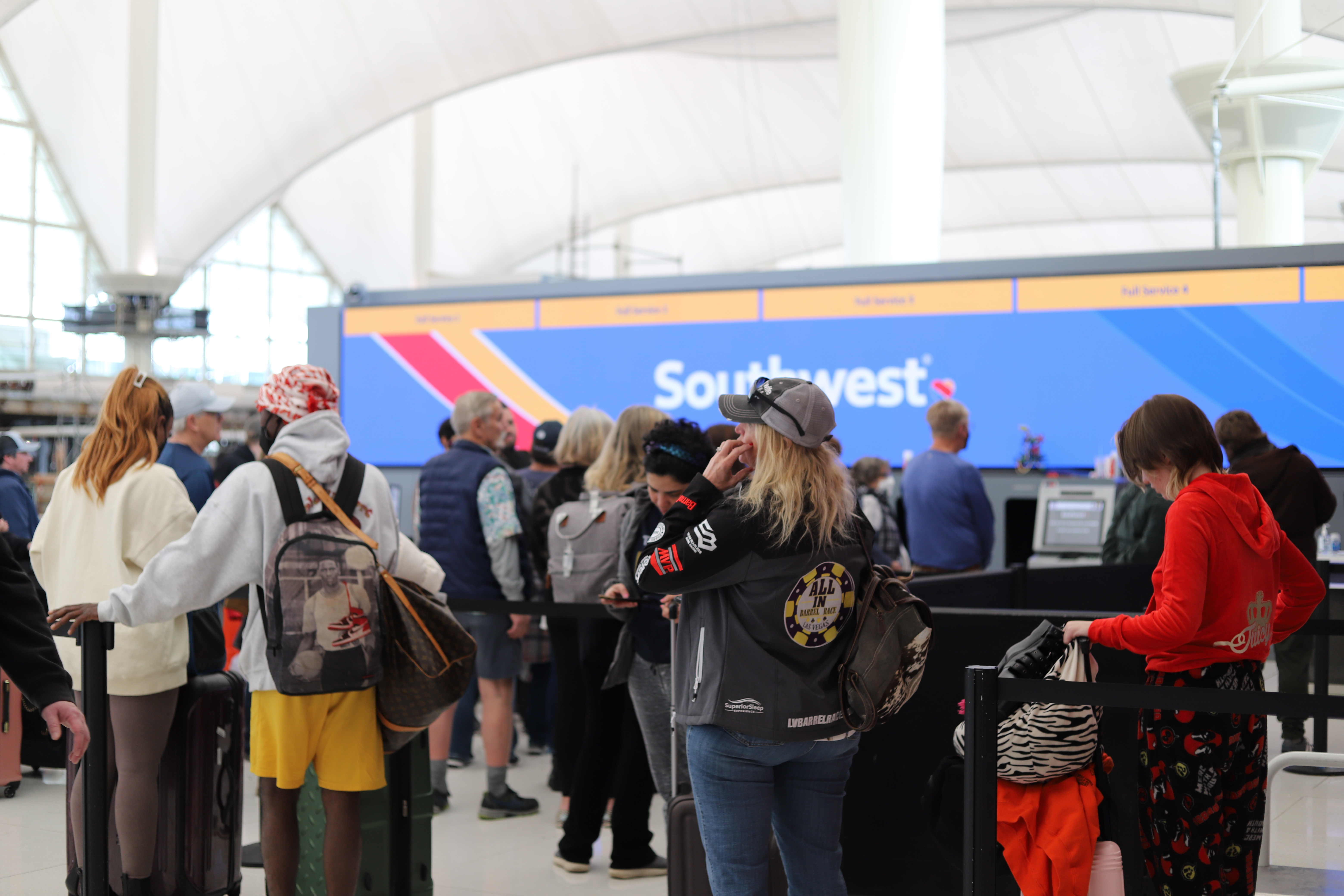 Denver International Airport to review thousands of flight cancellations over holiday weekend