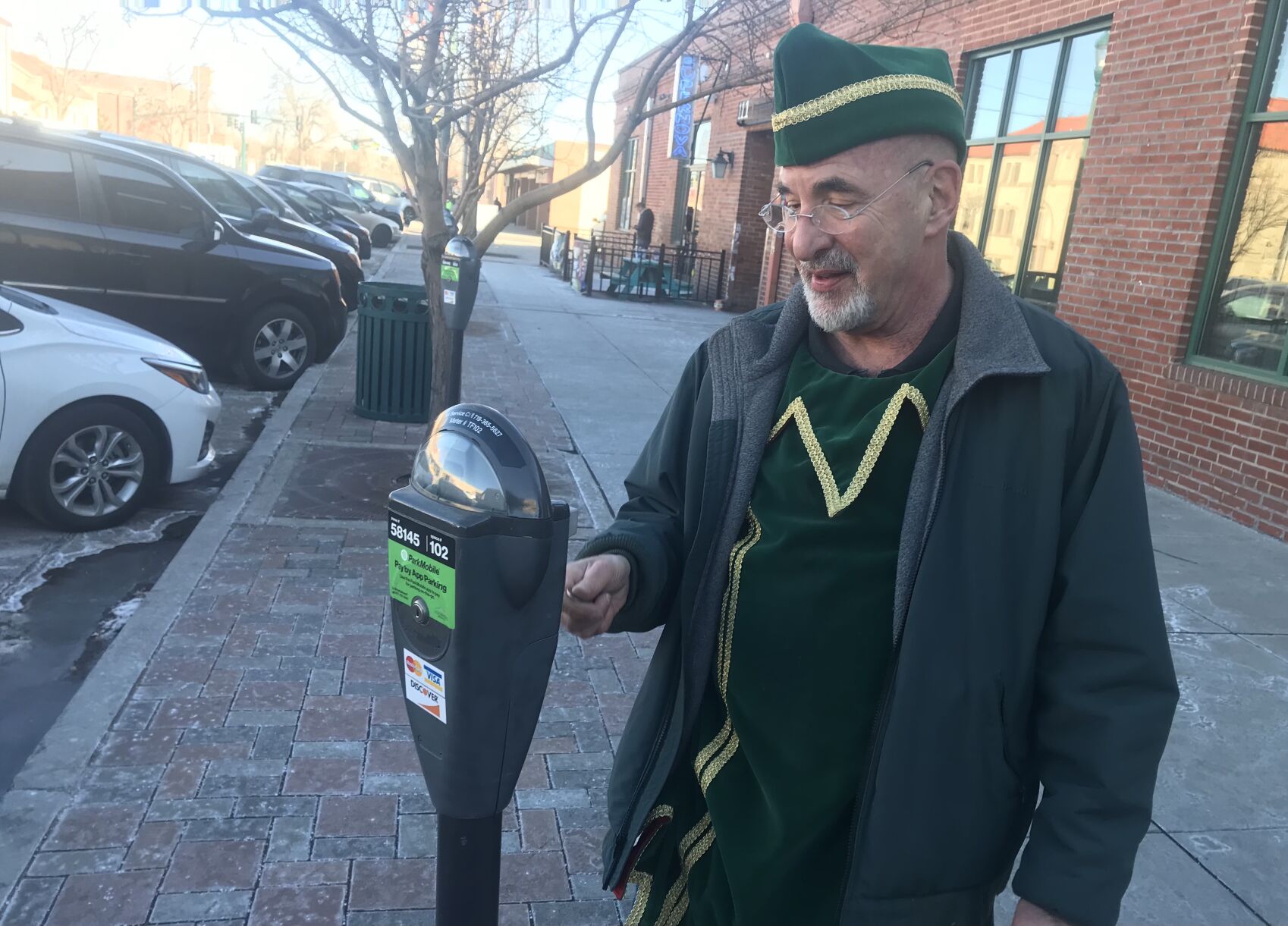 Colorado ‘Parking Elf’ fills meters in days leading up to Christmas