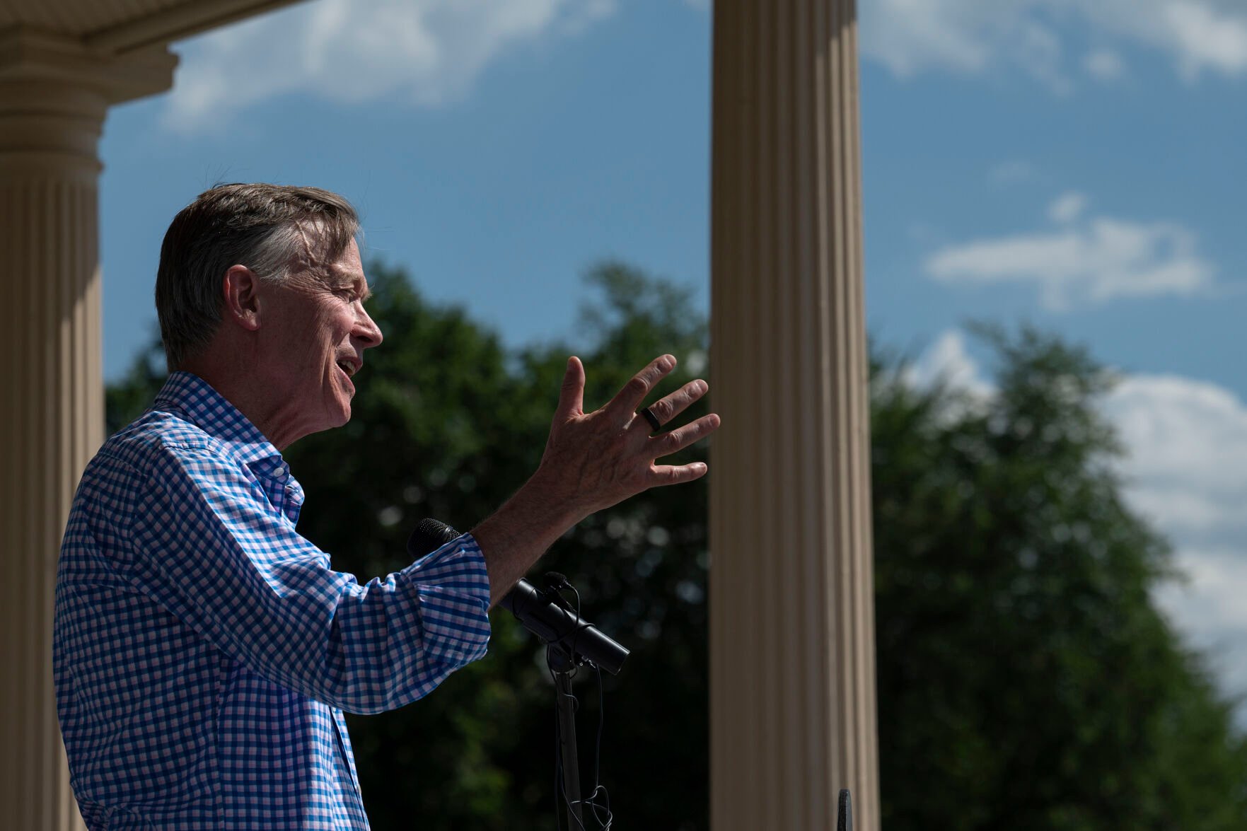 Hickenlooper’s bill to reduce space junk unanimously passes Senate