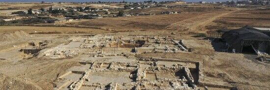 Ancient Egyptian scarab discovered during middle school field trip in Israel