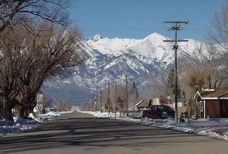 Colorado town given shelter-in-place order during hunt for active shooter; suspect arrested