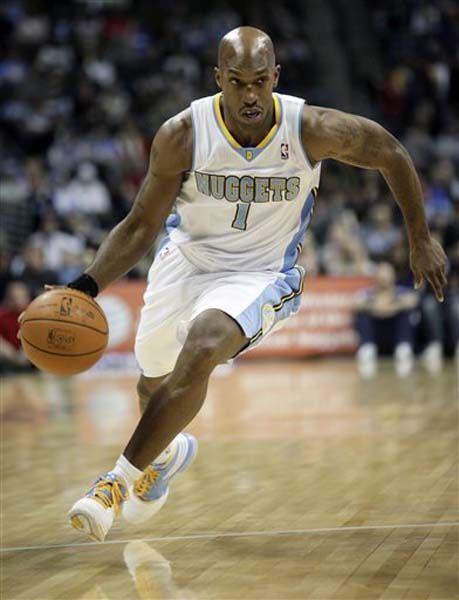 denver-basketball-toward-
