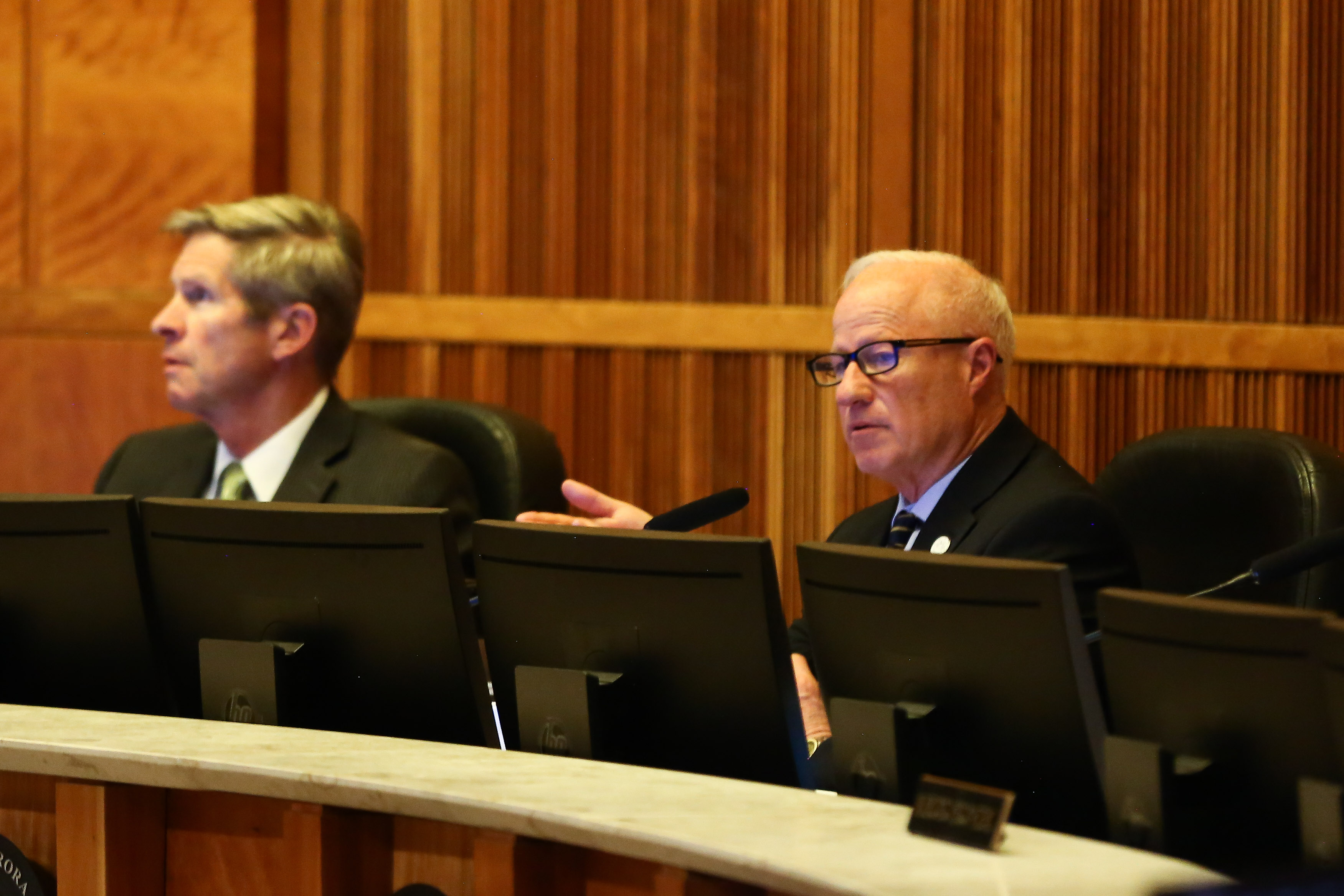 Aurora mayor wants to change meeting rules amid frustrations from councilmembers