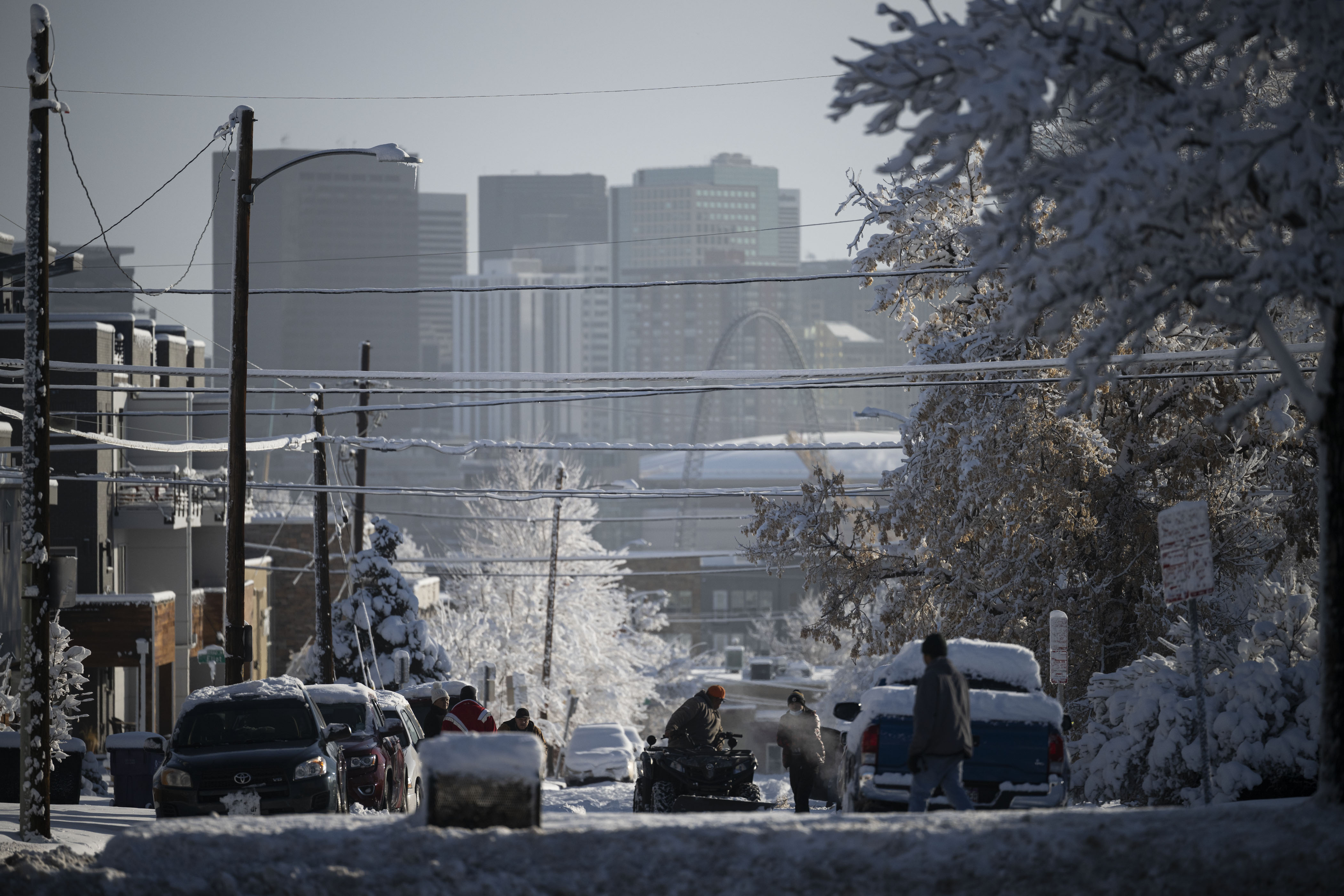 Snowy weather prompts highway closures in southern Colorado