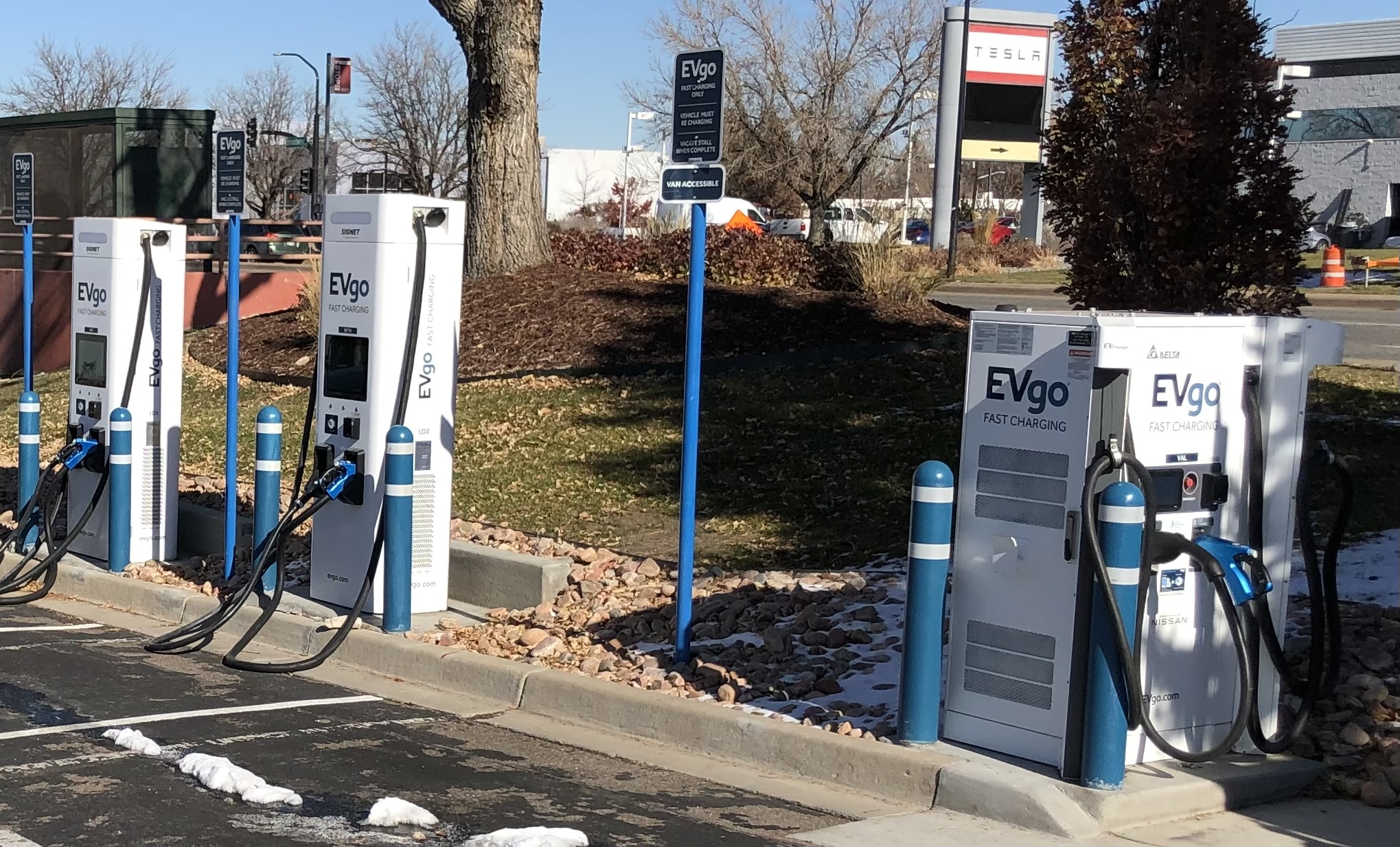 Denver’s push for electric vehicle charging, EV adoption, far behind goals