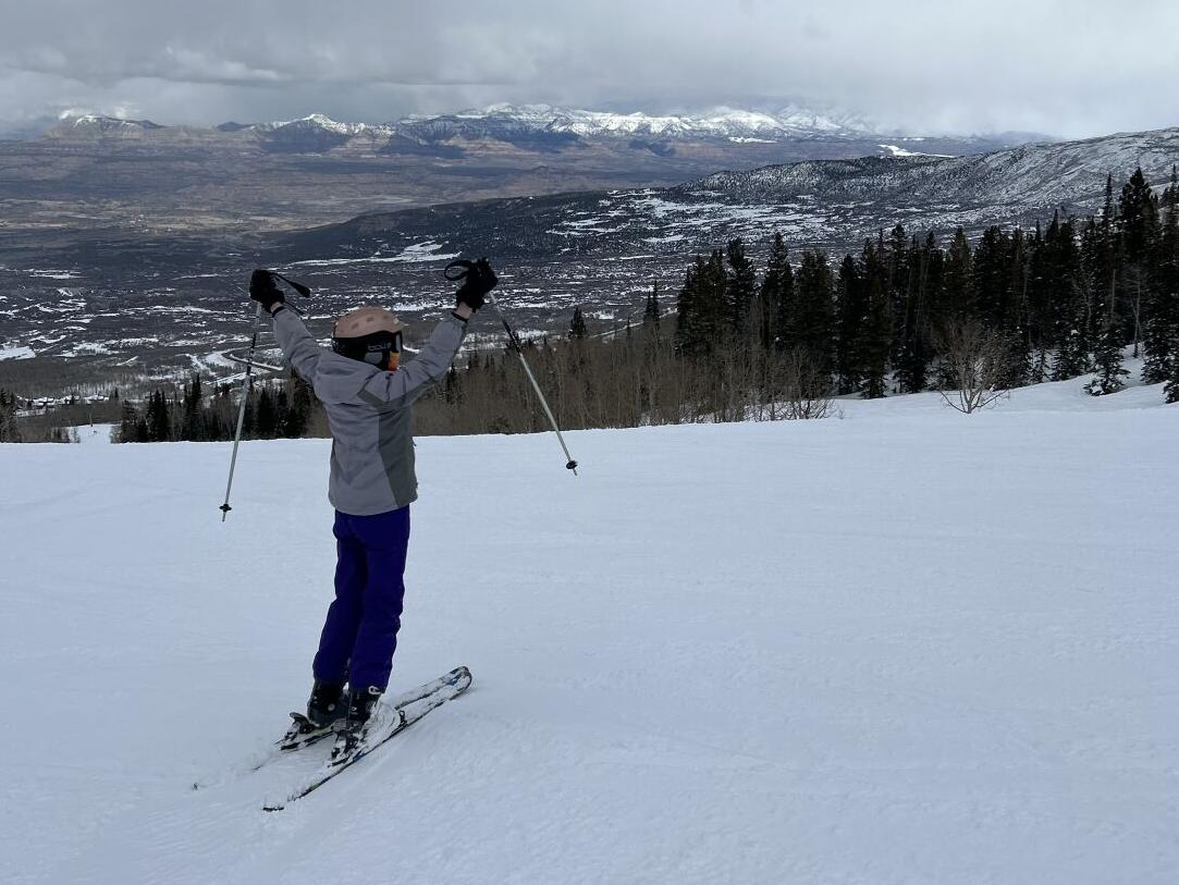Sarah Beatty skiing at Powderhorn March 2023