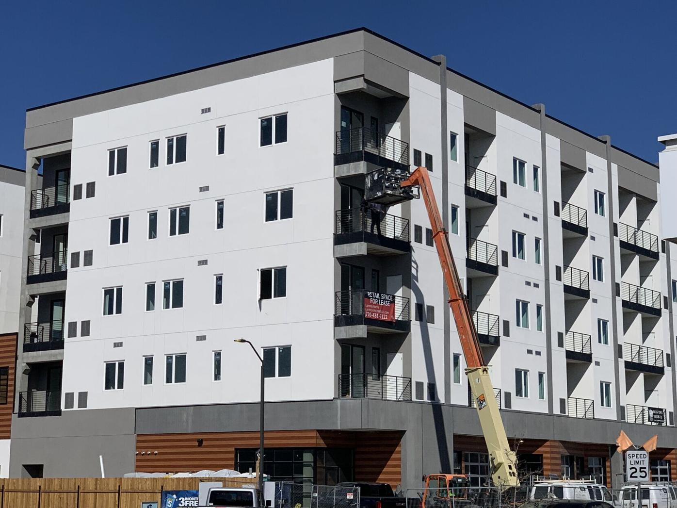 Metro Denver apartment rents and vacancies flat in first quarter